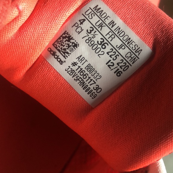 Girl’s Tweens Jrs sz 4 Coral Color Adidas shoes euc - Picture 7 of 11